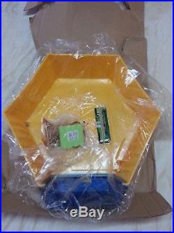 NEW ADT Solar LED Flashing Alarm Bell Box Dummy Kit. + Bracket And Battery DCF2